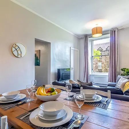 Pass The Keys Spacious And Homely Flat On The Royal Mile Edinburgh Exterior photo